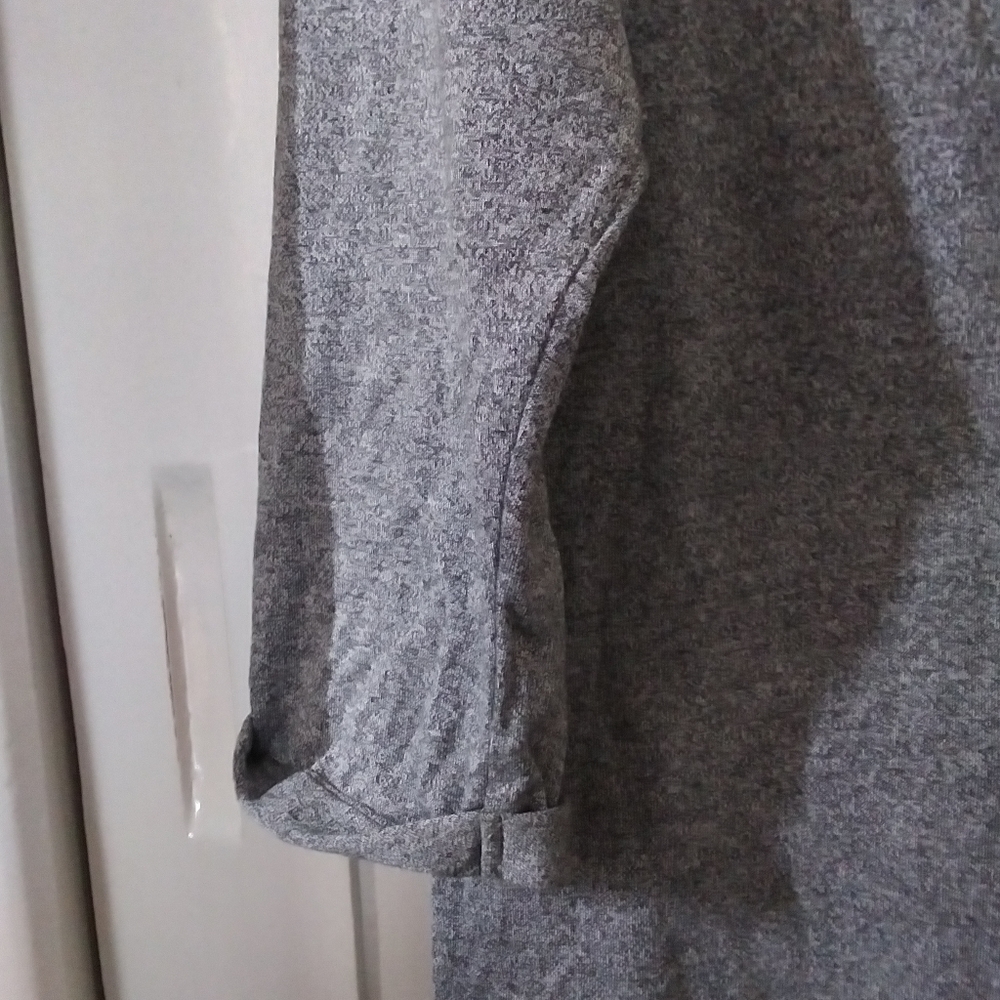 Divided H&M Shirt - Picture 7 of 11